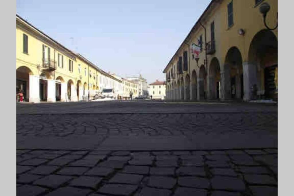 Green Appartamenti I Portici Nel Centro Storico Melzo Luaran gambar